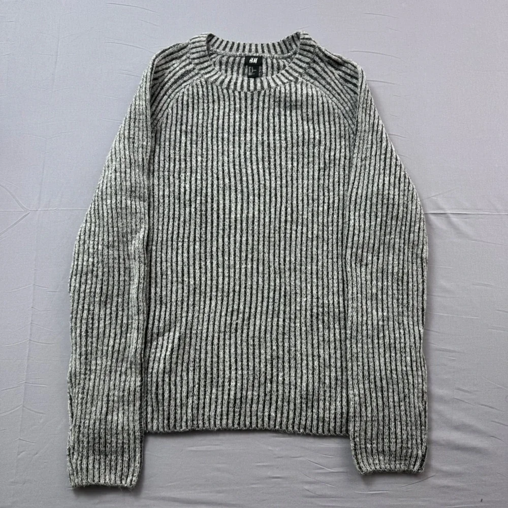 H&M‎ Mens XL Grey Black Striped Ribbed Knit Raglan Crewneck Sweater